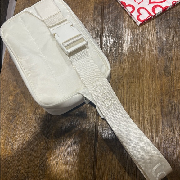 Lole Cream Belt Bag - Picture 3 of 9
